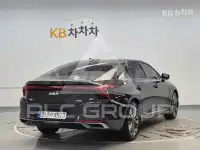2023 KIA K8
