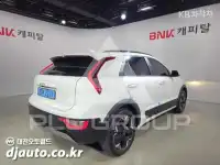 2023 KIA Niro