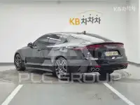 2023 KIA Stinger