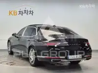 2023 Genesis G90