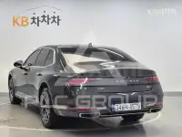 2023 Genesis G90