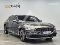 2023 Genesis G90
