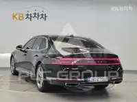 2023 Genesis G90