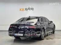 2023 Genesis G90
