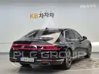2023 Genesis G90
