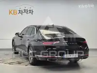 2023 Genesis G90