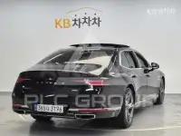 2023 Genesis G90