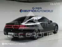 2023 Genesis G90