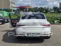 2023 Genesis G90