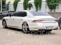2023 Genesis G90