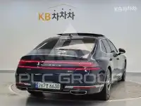 2023 Genesis G90