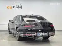 2023 Genesis G90