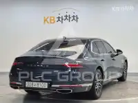 2023 Genesis G90