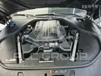 2023 Genesis G90