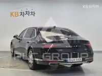 2023 Genesis G90