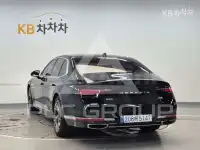 2023 Genesis G90