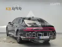 2023 Genesis G90