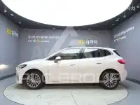 2024 BMW 218