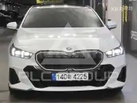 2024 BMW 523