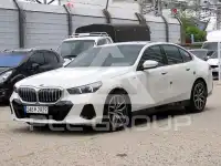 2024 BMW 523
