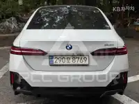 2024 BMW 523