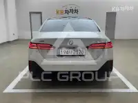 2024 BMW 523