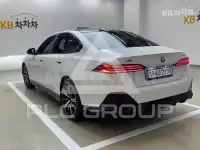 2024 BMW 523