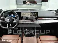 2024 BMW 523