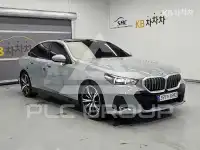 2024 BMW 523