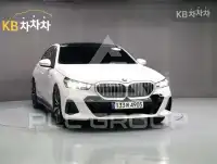 2024 BMW 523