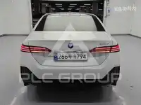 2024 BMW 523