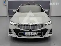 2024 BMW 523