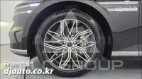2024 Genesis G90