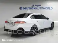 2025 BMW 523