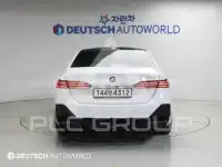 2025 BMW 523