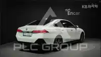 2025 BMW 523