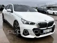 2025 BMW 523