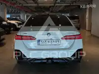 2025 BMW 523