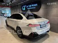 2025 BMW 523