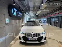 2025 BMW 523
