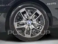 2025 BMW 523