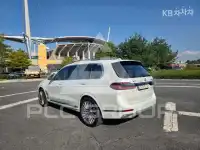 2025 BMW X7