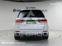 2025 BMW X7