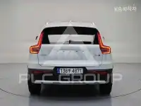 2025 Volvo XC40