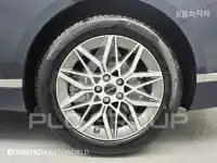 2025 Genesis G80