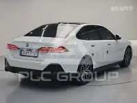 2026 BMW 523