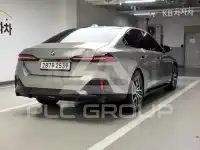 2026 BMW 523