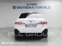 2026 BMW 523