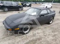 1984 Porsche 944 photo
