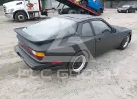 1984 Porsche 944 photo